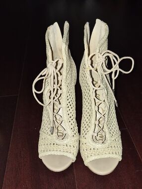 Sam Edelman Cream Woven Lace-Up Peep Toe Boots